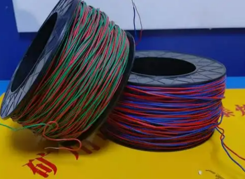 黎川放炮线的主要材质有哪些？不同材质的适用场景有何区别？